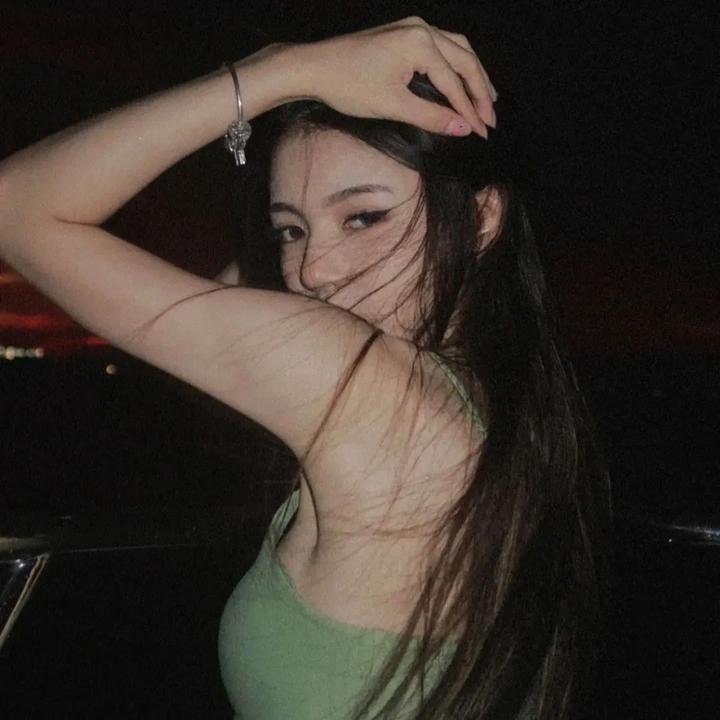 艳女新装